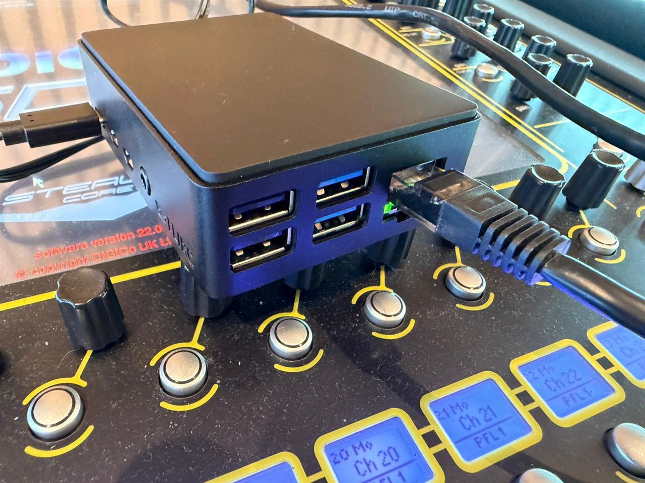 Faderr13Box plugged into a DiGiCo console